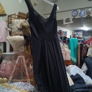 Black Lace Nylon Gown Peinoir L